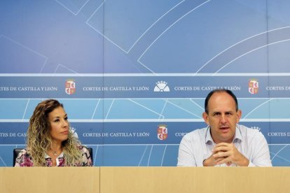 José Luis Aceves y Virginia Jiménez explican la propuesta tras el cierre de Garoña-ICAL