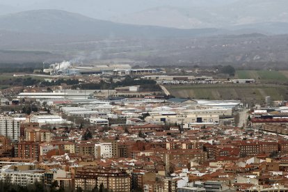 Panorámica de la ciudad y el Polígono Industrial Las Casas. MARIO TEJEDOR