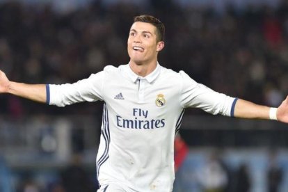 Cristiano Ronaldo celebra uno de sus tres goles, en Japón.-AFP / KAZUHIRO NOGI