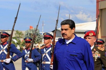 Nicolás Maduro en el aeropuerto de Caracas tras su regreso de Rusia.-AFP