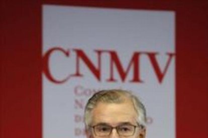 El presidente de la CNMV, Sebastián Albella, en una rueda de prensa.-EFE / JUAN CARLOS HIDALGO