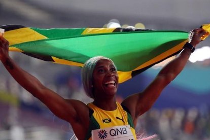 Fraser-Pryce tras cruzar la meta.-EFE