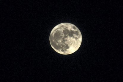 Una superluna en una imagen de archivo. HDS