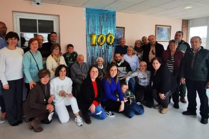 Centenario de Teodora Corredor esta mañana en la residencia de Quintana Redonda.-HDS