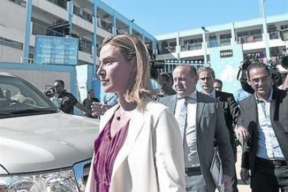 Federica Mongherini ayer durante su visita a Gaza.-AFP / MAHMUD HAMS