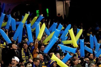 Los seguidores de Boca ya en el interior del Bernabeu.-EL PERIÓDICO