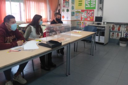 Mesa en el colegio de Las Pedrizas, en Soria, a primera hora de la mañana.-P.P.S.