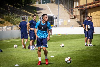 La vuelta del CD Numancia a los entrenamientos - MARIO TEJEDOR (90)