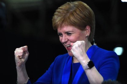 Nicola Sturgeon celebra el triunfo del SNP en las elecciones británicas.-AFP