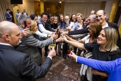 El Ayuntamiento de Soria entrega placas de agradecimiento a los Jurados de 2022. MARIO TEJEDOR (