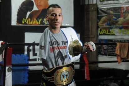 Charly, sobrenombre que utiliza casi siempre y que forma parte de su identidad, practica kickboxing desde los 15 años.-GUILLERMO RODRÍGUEZ ADAM (CLARÍN/ARGENTINA)