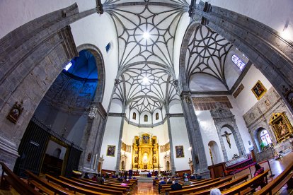 Una ceremonia religiosa en la provincia. MARIO TEJEDOR