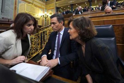 Debate de investidura. Pedro Sánchez promete subir los ingresos más bajos porque la desigualdad es corrosiva.-DAVID CASTRO