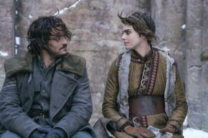 Orlando Bloom y Cara Delevingne, en ’Carnival Row’ (Amazon Prime Video).-