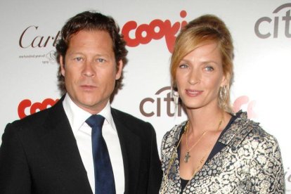 Una imagen de archivo de Uma Thurman y su exmarido, Arpad Busson, el 20 de abril del 2009.-AP / PETER KRAMER