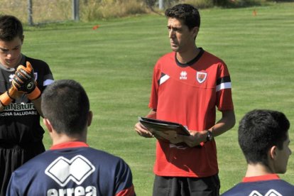 El técnico del Division de Honor, Pablo Ayuso.-VALENTÍN GUISANDE