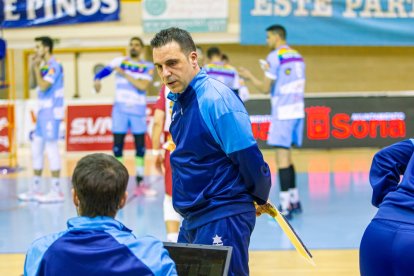 Albarto Toribio en el partido del miércoles ante Manacor. MARIO TEJEDOR