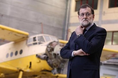 Mariano Rajoy, durante su visita a un centro de formación profesional de Madrid.-JUAN MANUEL PRATS