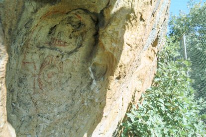 Pinturas rupestres en el abrigo de Fuentetoba.-HDS