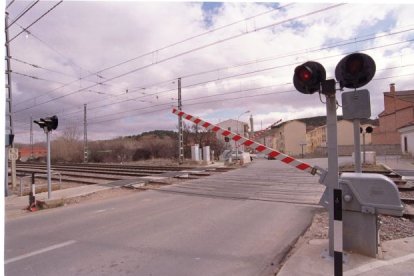 Paso a nivel en la provincia en una imagen de archivo. HDS