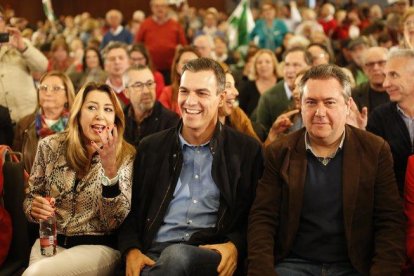 Susana Diaz, Pedro Sánchez y Juan Espadas.-EUROPA PRESS