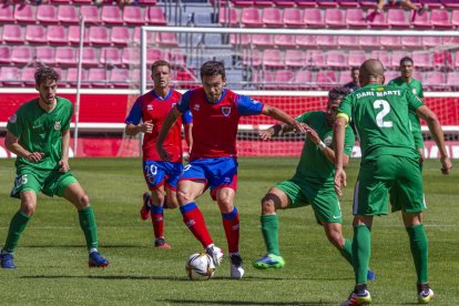 Encuentro de la primera vuelta entre Numancia y Cerdanyola en Los Pajaritos. MARIO TEJEDOR