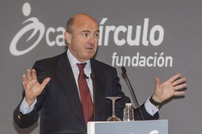 El ministro de Economía, Industria y Competitividad, Luis de Guindos.-SANTI OTERO (EFE)