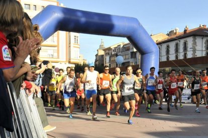 Salida de una de las últimas ediciones de la Popular Soria-Valonsadero. HDS