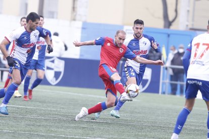 Borja Vicent en un encuentro de esta temporada con el Numancia. HDS