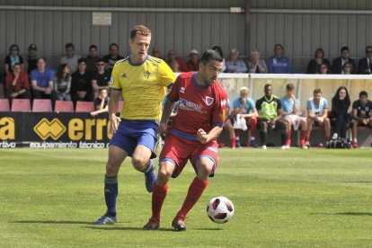 El Numancia B se vio superado por el Cádiz B en la prórroga del partido de vuelta el pasado domingo.-VALENTÍN GUISANDE