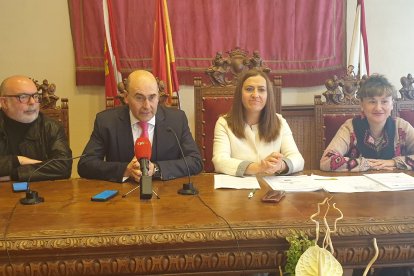 Recepción en el Ayuntamiento de Ágreda a Virginia Barcones.HDS