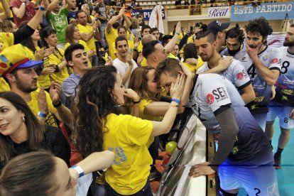 La afición estuvo al pie del cañón de principio a fin.-MARIO TEJEDOR