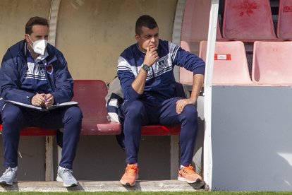 Carlos Ortega entrenador del Numancia B - MARIO TEJEDOR