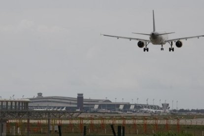 Instalaciones del aeropuerto barcelonés de El Prat.-ALBERT BERTRAN