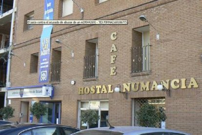 Hostal de Arcos de Jalón en el que supuestamente ocurrieron los hechos. / EVA SÁNCHEZ-