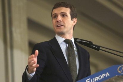 El presidente del PP, Pablo Casado, en un desayuno informativo de Forum Europa.-DAVID CASTRO