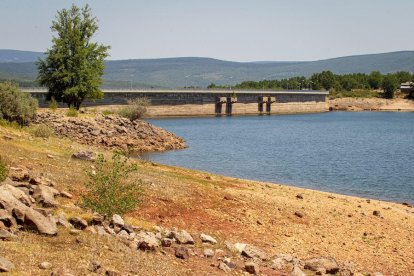 Cuerda del Pozo se recupera, pero sigue por debajo de la media de agua embalsada. MARIO TEJEDOR