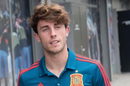 Álvaro Odriozola, con la camiseta de la selección, en el pasado Mundial-CURTO DE LA TORRE