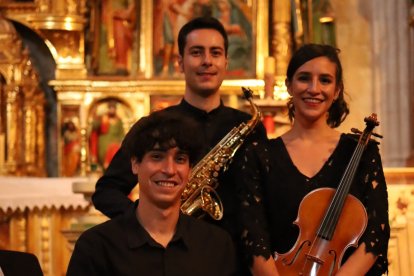 El Trío Castillas abrió las Jornadas Musicales de Calatañazor. HDS