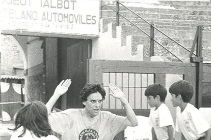 Abad Manteca, entrado a meta del Cross de La Saca por la puerta de toriles.-HDS