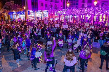 La manifestación discurrió entre la plaza Mayor de Soria y la de las Mujeres. MARIO TEJEDOR