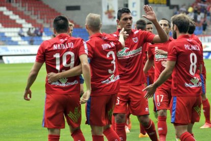 Los jugadores del Numancia celebran un gol en Los Pajaritos-Diego Mayor