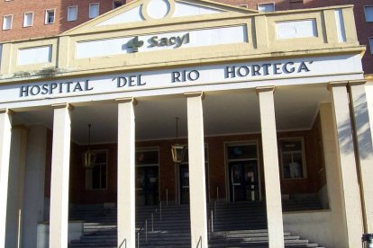 Imagen del exterior del Hospital ‘Río Hortega’ de Valladolid en el que fue operado el enfermo sorianos.-