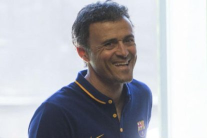 Luis Enrique, a su llegada a la rueda de prensa de este sábado previa a la final de la Copa del Rey que el Barça jugará contra el Sevilla.-JORDI COTRINA