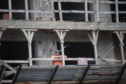 Una casa en construcción en Buenos Aires.-EFE