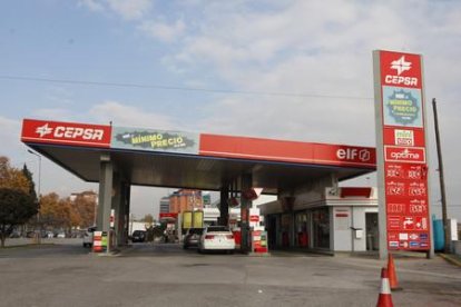 Gasolinera Cepsa.-