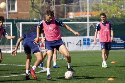 Albiach y David Rodríguez en un entrenamiento en las filas del Rayo Majadahonda. Twitter Rayo Majadahonda