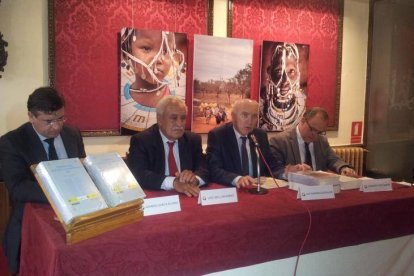 De izquierda a derecha, Gerardo García Álvarez, José Abellán, Luis Fernández Regalado y Fernando López Ramón.-SUBDELEGACIÓN