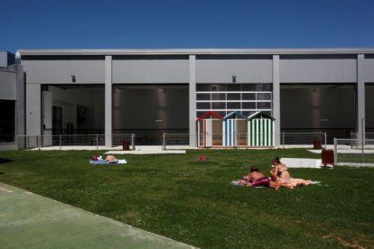 Piscina de La Juventud. MARIO TEJEDOR