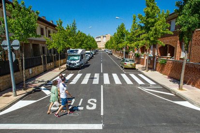 Antonio de Oncala por donde ha crecido la calle.-MARIO TEJEDOR